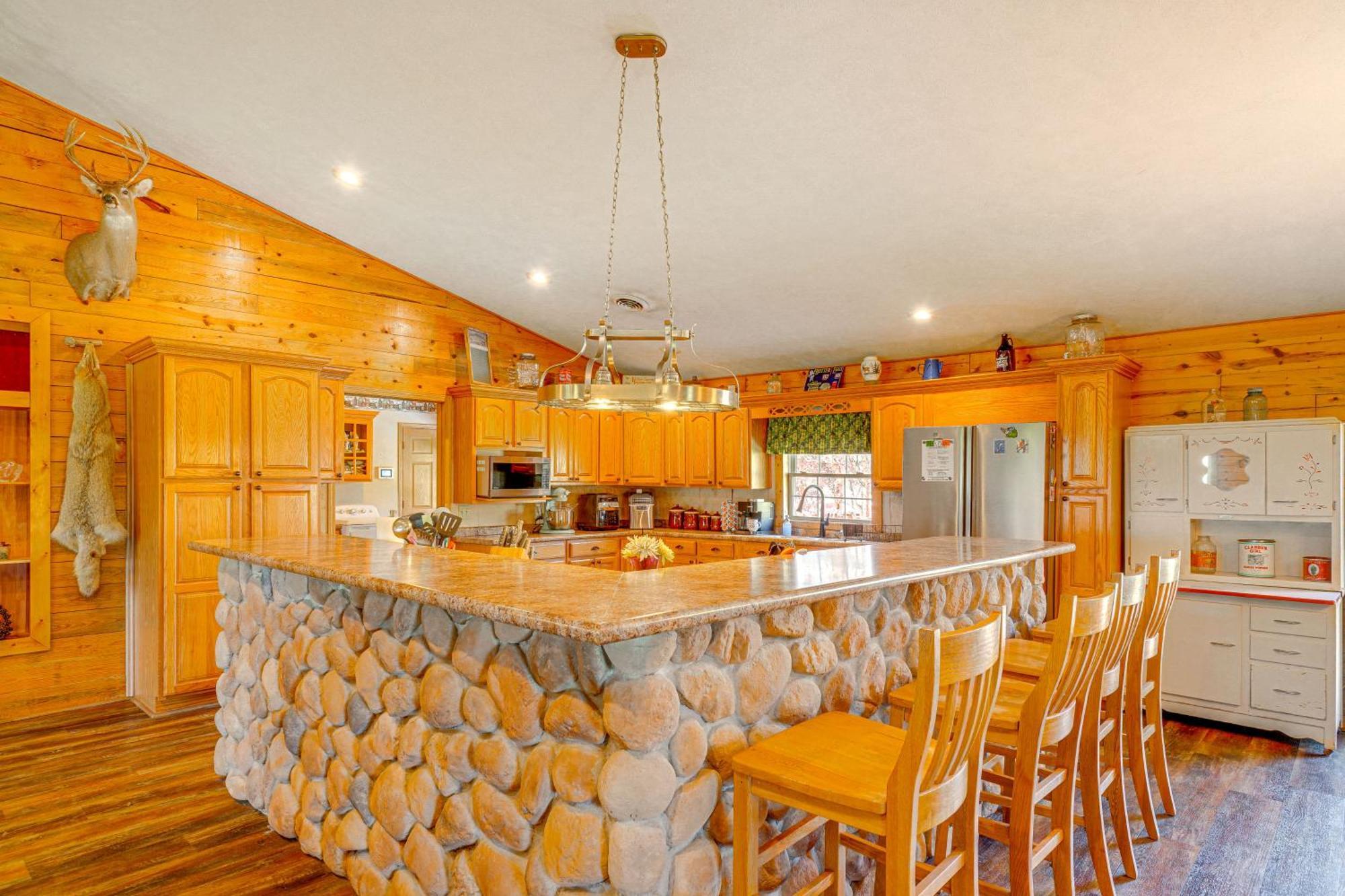 Spacious Ozarks Family Home - Private Pool And Grill Bourbon Exterior foto