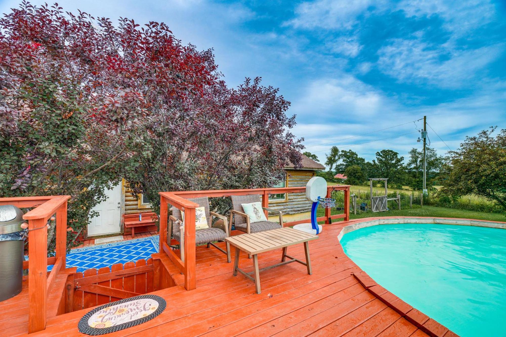 Spacious Ozarks Family Home - Private Pool And Grill Bourbon Exterior foto